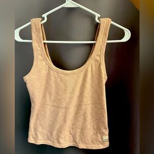 Vuori peach colored tank! Perfect for summer or layering